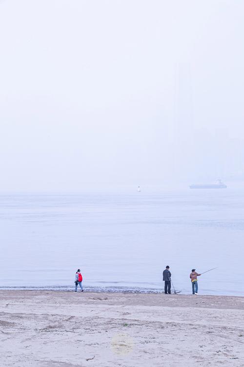 怎么不算“海滨城市”呢！武汉人随手一拍就是海边的大片