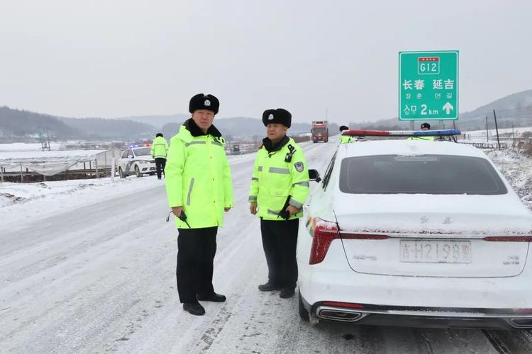 战冰雪保畅通，鄂东高速应急突击队在行动