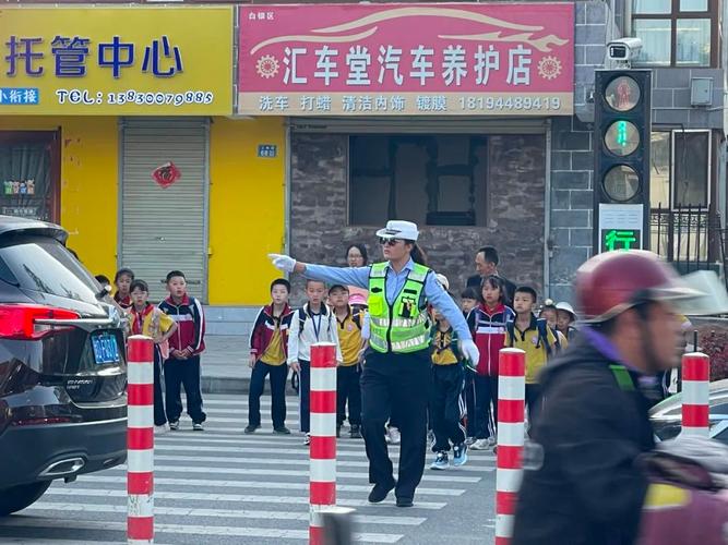 护学岗已就位！湖北随州公安交警开启“护学模式”