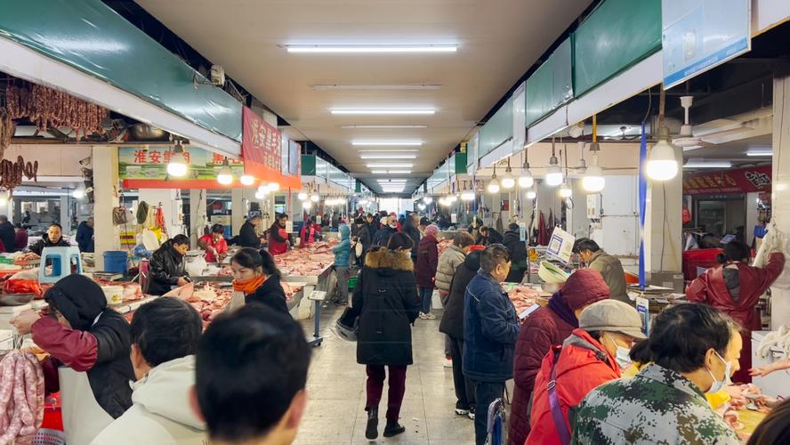 今日起禁用“生鲜灯”！记者实地探访上海农贸市场