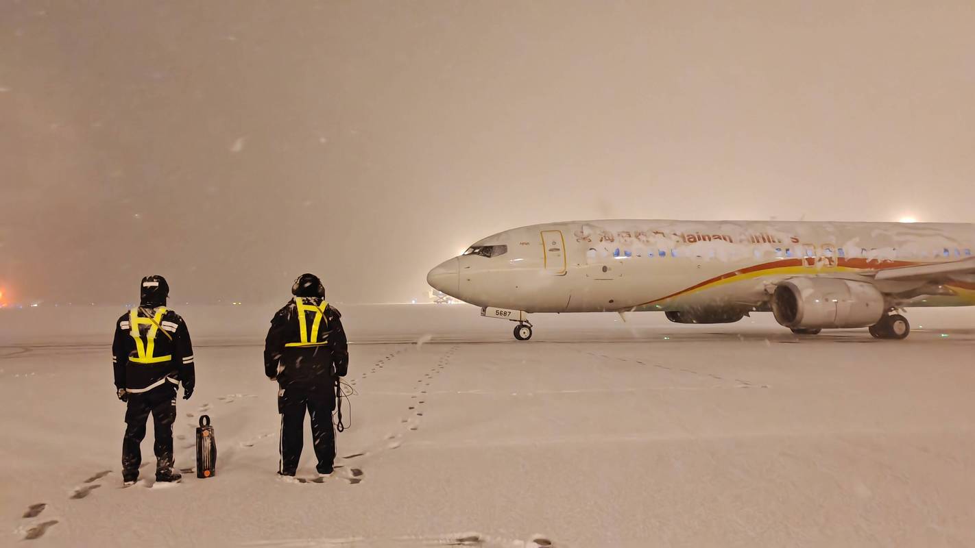 东航武汉备战新一轮雨雪冰冻天气