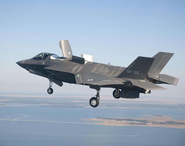 首次！美军将在日本部署舰载版F-35战机